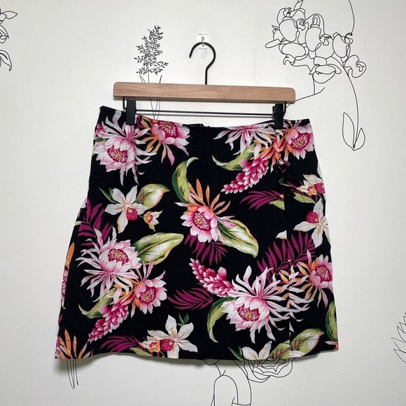 Y2K Black Floral Skort WHITE STAG - Picture 1 of 5